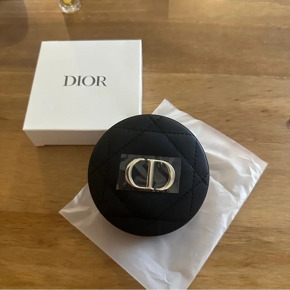 NEW IN BOX Authentic Dior Quilted Logo Pocket Compact Mirror (Limited Edition) - Picture 1 of 3